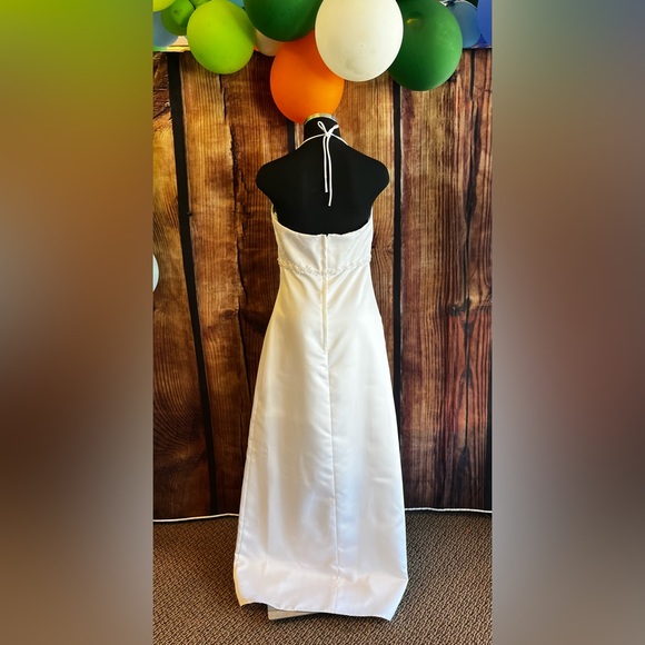 White simple spaghetti strap halter top beaded waist wedding dress size 8 - Picture 4 of 7
